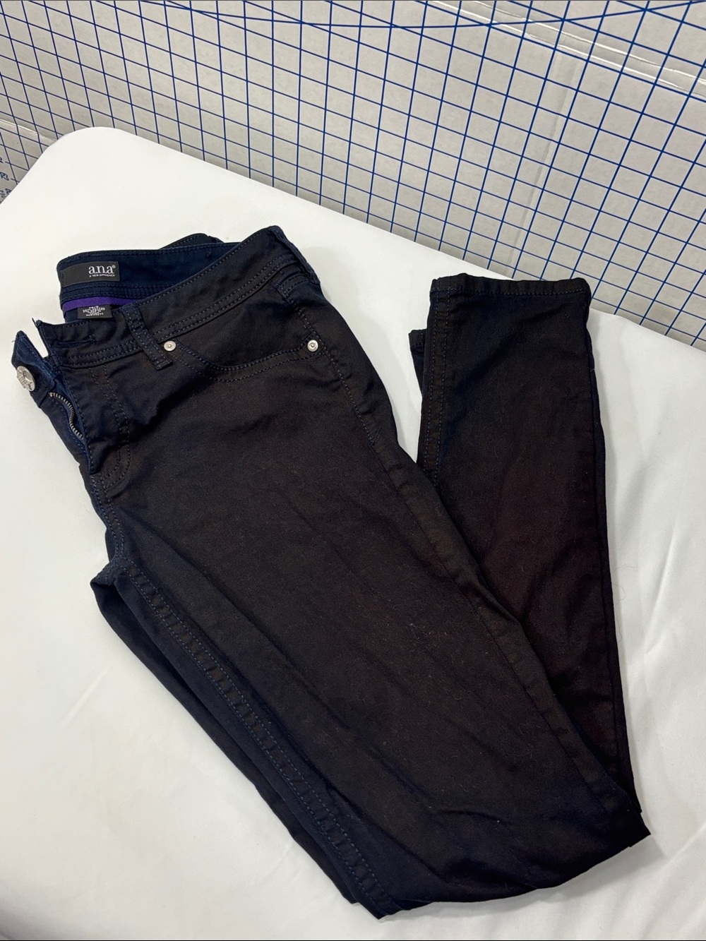 ⬇️ a.n.a Women’s Black Skinny Pants